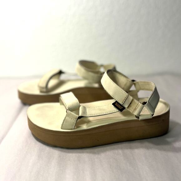 TEVA Platform Universal Up  Leather White Swan Women's Sandals sz. 10 - Picture 6 of 9